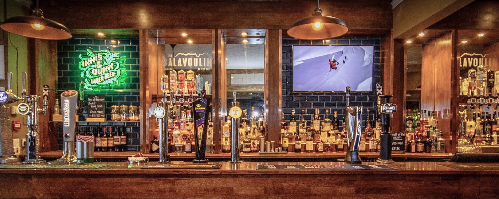 the-balavoulin-bar-with-food-sky-bt-sports-and-rooms-in-aviemore